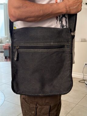 Classic Black Canvas Messenger Bag with Front Zip Pocket